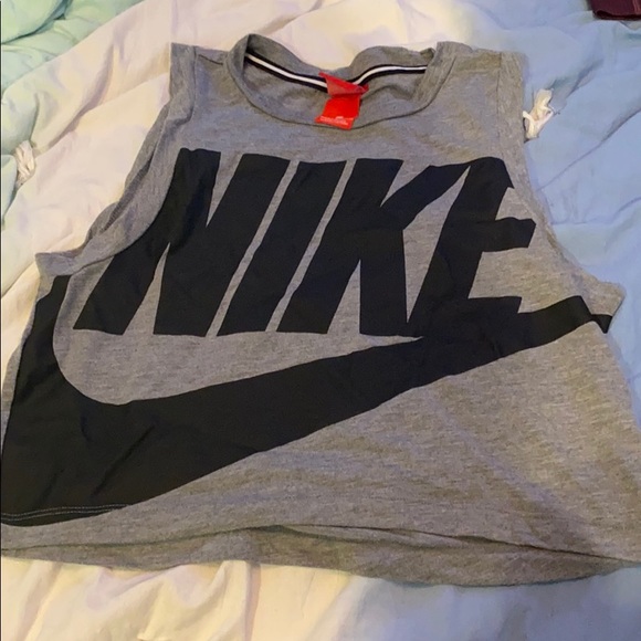 Nike Tops - Nike crop top